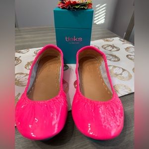 Tieks Neon Pop Pink with box and topper sz 10
